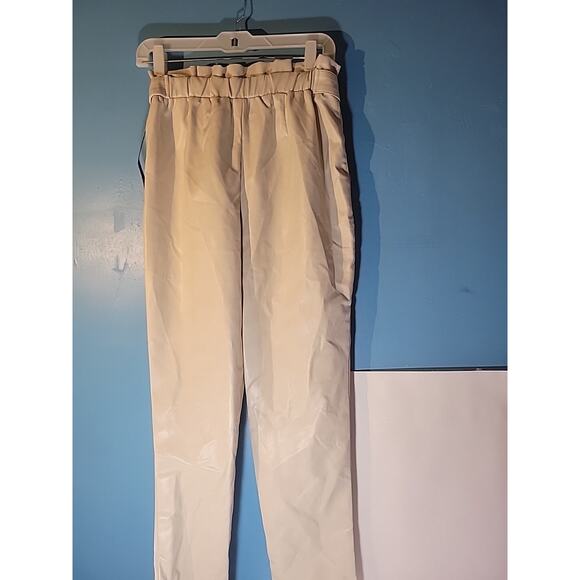 Bagatelle Womens Beige Faux Leather Pants Belted Waist Size XS New With Tags - Picture 6 of 6